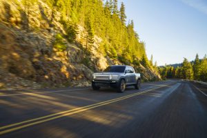 4b7f4106-rivian-unveils-r1t-electric-truck-34