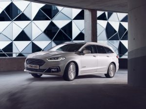 8377001c-2020-ford-mondeo-hybrid-wagon-2