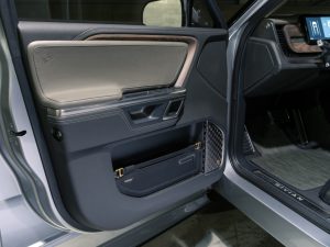 99530995-rivian-unveils-r1t-electric-truck-16