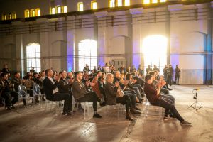 P90329622_highRes_bmw-8-series-media-l