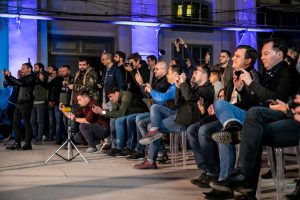 P90329647_highRes_bmw-8-series-media-l