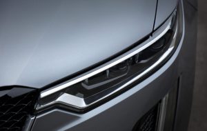 ad7e3c2e-2020-cadillac-xt6-17