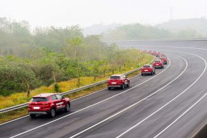 25d75d38-changan-cs55-longest-autonomous-car-parade-2-768x512