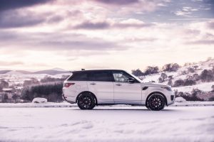 5b801128-2019-range-rover-sport-hst-40