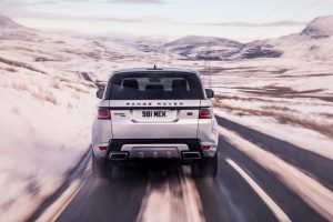 8c0ae5d0-2019-range-rover-sport-hst-32