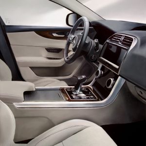 8edbeb95-2020-jaguar-xe-facelift-35