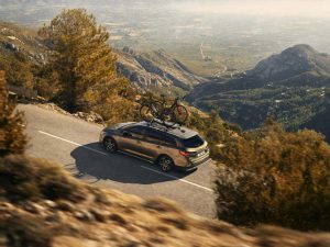 9a655668-2020-toyota-corolla-trek-2