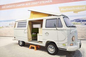 9aa046f0-lego-vw-t2-bulli-camper-1