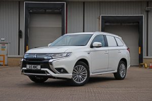d2c13be7-2019-mitsubishi-outlander-phev-commercial-1