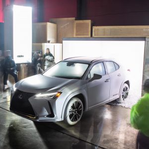 e7336569-nike-lexus-ux_2