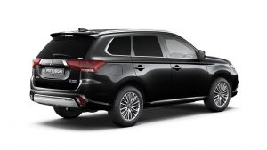 ea384f0d-2019-mitsubishi-outlander-phev-commercial-10