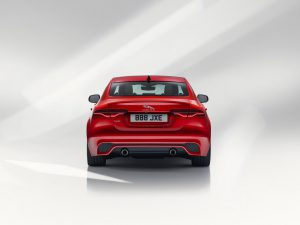 fb508012-2020-jaguar-xe-facelift-25