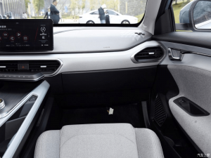 549bd4bc-geely-ge11-1