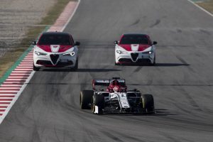 5cdca89a-alfa-romeo-giulia-stelvio-qv-racing-21