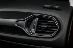 a2e70ee7-2019-jeep-renegade-phev-15