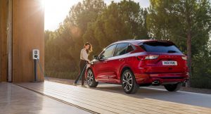 2019_FORD_KUGA_CHARGING-LOW