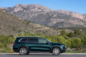47e7db00-2020-mercedes-benz-gls-69