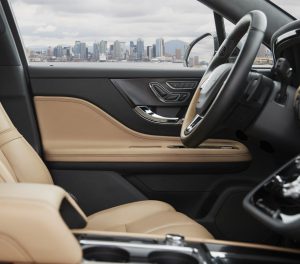 73cee0e9-2020-lincoln-corsair-29