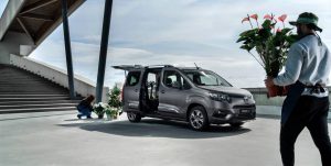a83906ef-2020-toyota-proace-city-verso-7