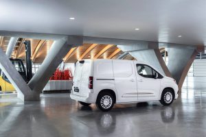 ba8d55a3-2020-toyota-proace-city-25