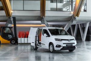 d007951c-2020-toyota-proace-city-11