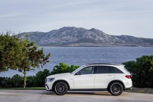 d0c5cec3-2020-mercedes-amg-glc-63-coupe25