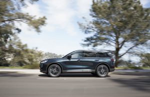 f0d05bba-2020-lincoln-corsair-18