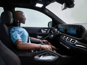 02e685bd-mercedes-experimental-safety-vehicle-28