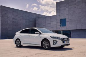 16975ed9-2020-hyundai-ioniq-plug-in-1