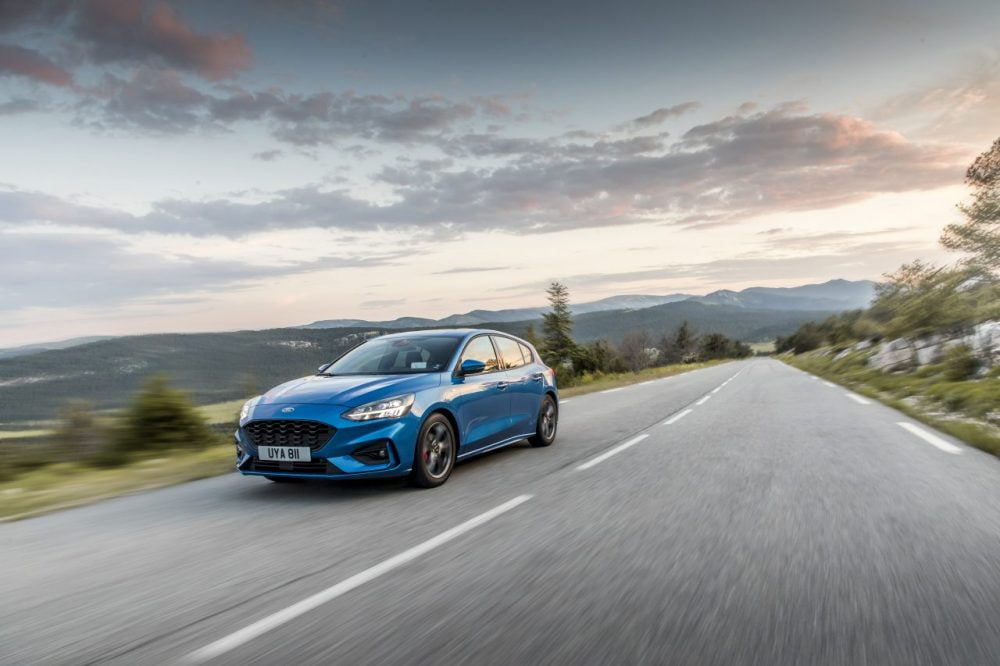 2018_FORD_FOCUS_DRIVE_ST-LINE__09