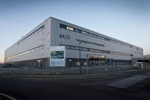 39c90910-mercedes-experimental-safety-vehicle-9