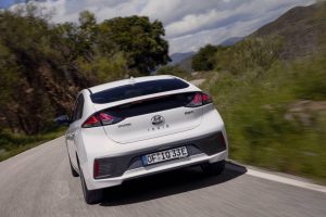 581f64ea-2020-hyundai-ioniq-plug-in-11