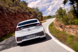 5a5ffbde-2020-hyundai-ioniq-electric-13