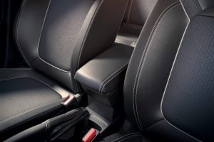 968095ff-2020-renault-arkana-russia-27