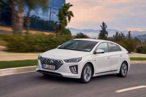 9990b804-2020-hyundai-ioniq-plug-in-7