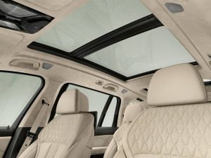 P90349110_highRes_bmw-individual-alcan