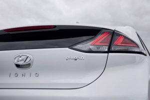 ad86f245-2020-hyundai-ioniq-plug-in-18