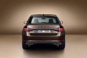 c157caf6-2020-skoda-superb-unveiled-officially-8