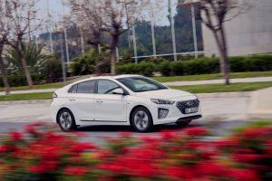 c2d2c6f8-2020-hyundai-ioniq-plug-in-8