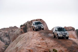 c66e8b3e-2020-land-rover-defender-8