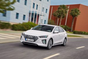 c8b9d48b-2020-hyundai-ioniq-hybrid-16