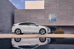 d0899f0c-2020-hyundai-ioniq-hybrid-3