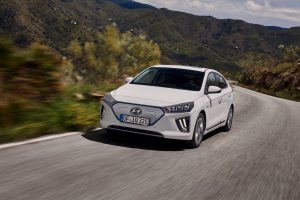 d0b51442-2020-hyundai-ioniq-electric-11