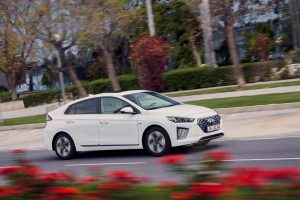 e32acf32-2020-hyundai-ioniq-hybrid-9