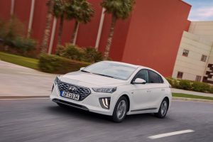 f0bcc844-2020-hyundai-ioniq-hybrid-13