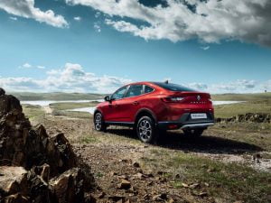 fa80e63e-2020-renault-arkana-russia-4