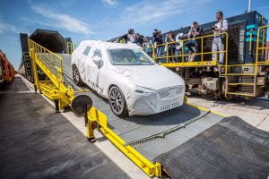 0b3a1689-volvo-xc60-shipped-from-china-to-europe-by-rail-1