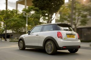 0db28dc6-2020-mini-cooper-se-launched-18