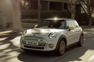 3728b262-2020-mini-cooper-se-launched-21