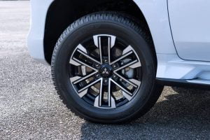 64681551-2020-mitsubishi-pajero-sport-24